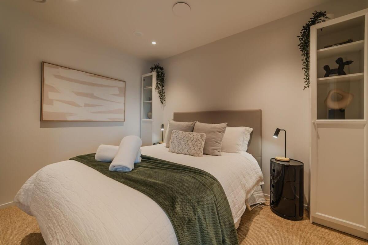 Penthouse Perfection - 2Br Elegance On Worcester St Christchurch Exterior foto